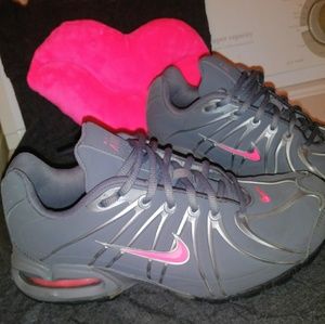 EUC Nike Air Max
